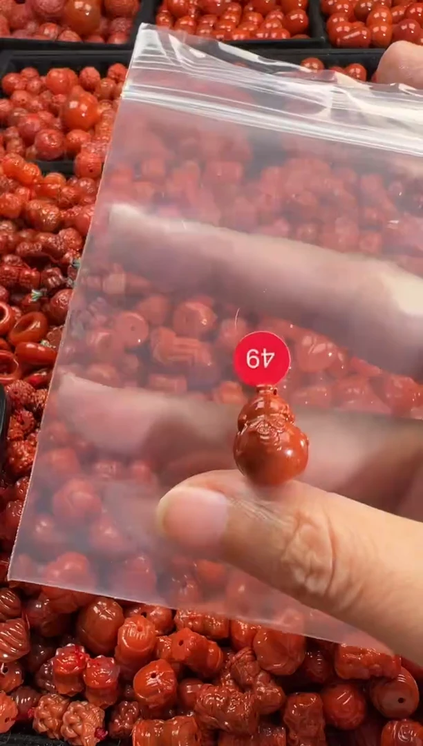 颈饰未镶嵌南红玛瑙1