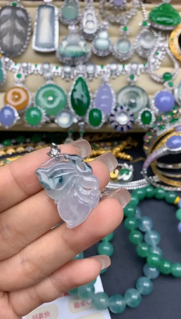 颈饰18K金镶嵌翡翠138-中国好珍宝