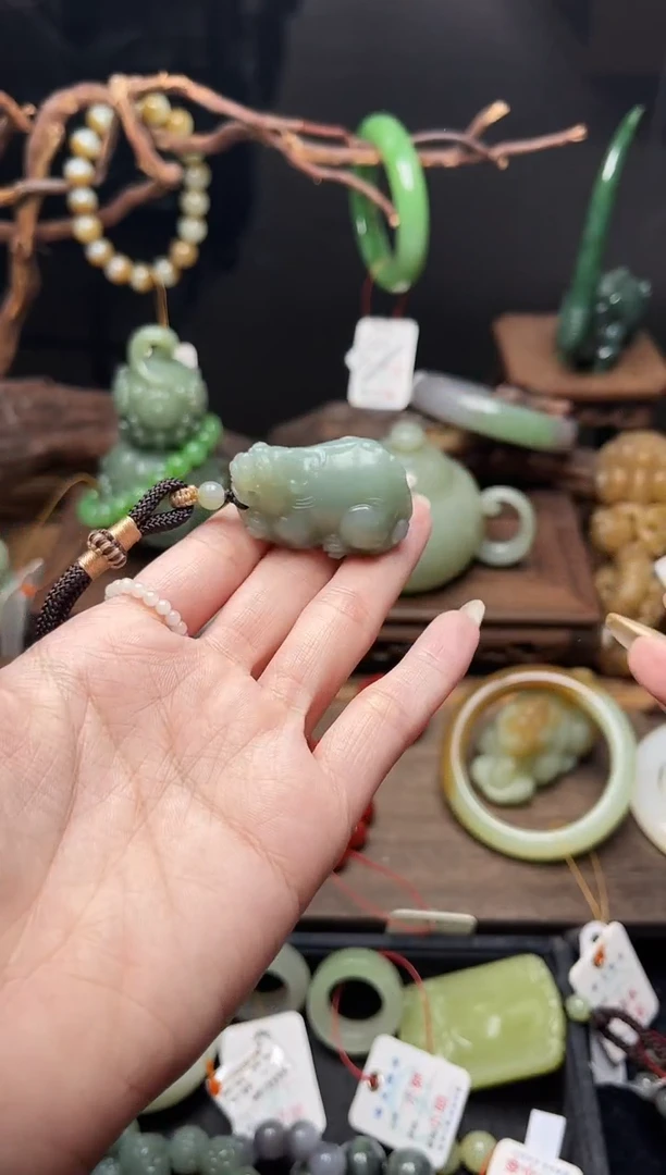 和田玉未镶嵌吊坠(不含链)吐拉牧场 貔貅