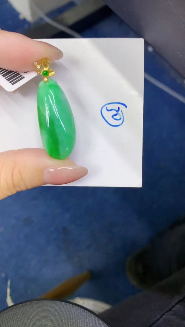 颈饰未镶嵌翡翠缅甸天然翡翠A货