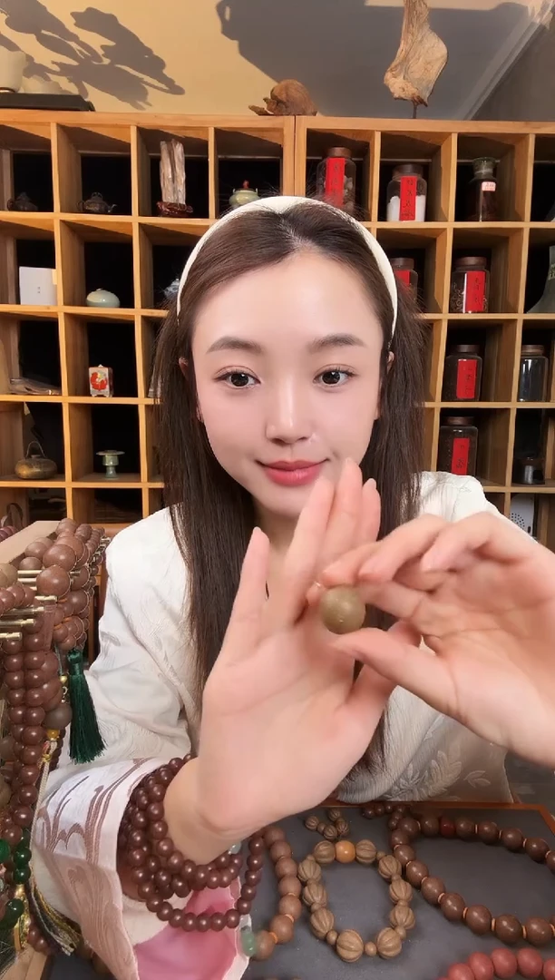 【闪购商品】泥塑粗料龙涎微瑕1.8