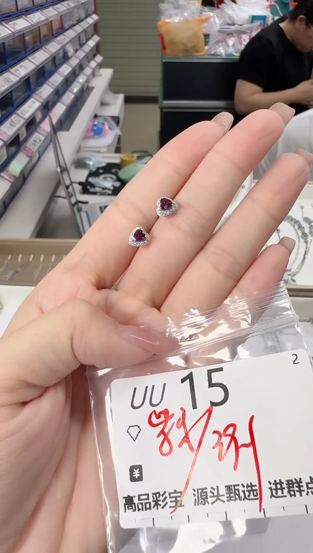 【闪购商品】石榴石耳饰银S925镶嵌多样性发一UU15