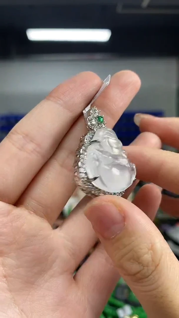 颈饰未镶嵌翡翠多样性发其一颜色微差