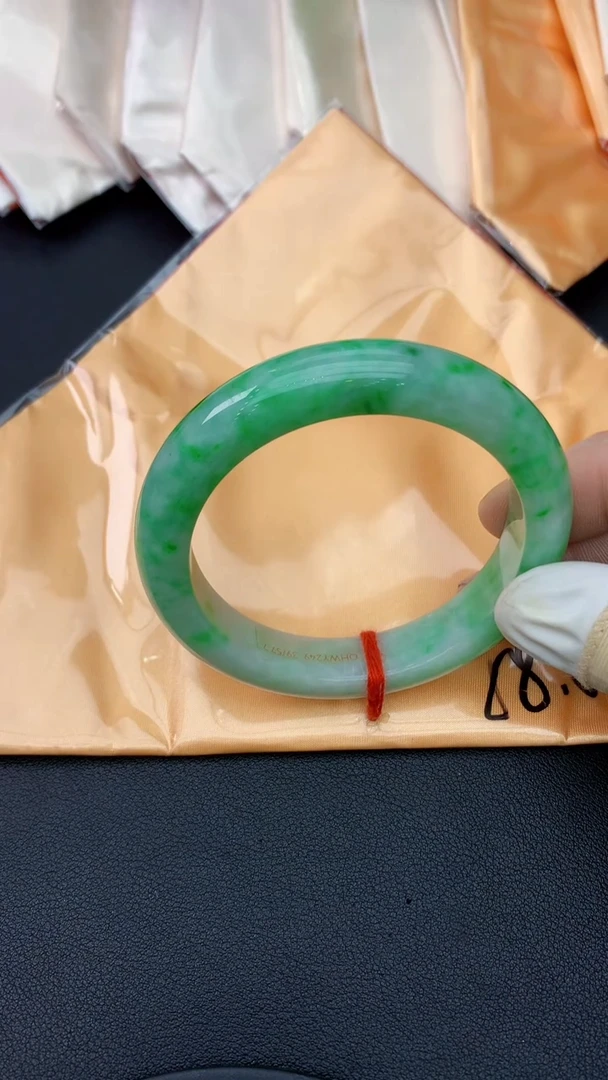 未镶嵌手镯翡翠0550985602