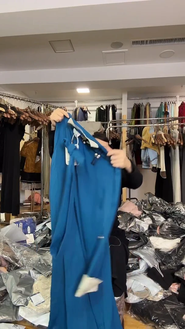 M     110   连衣裙