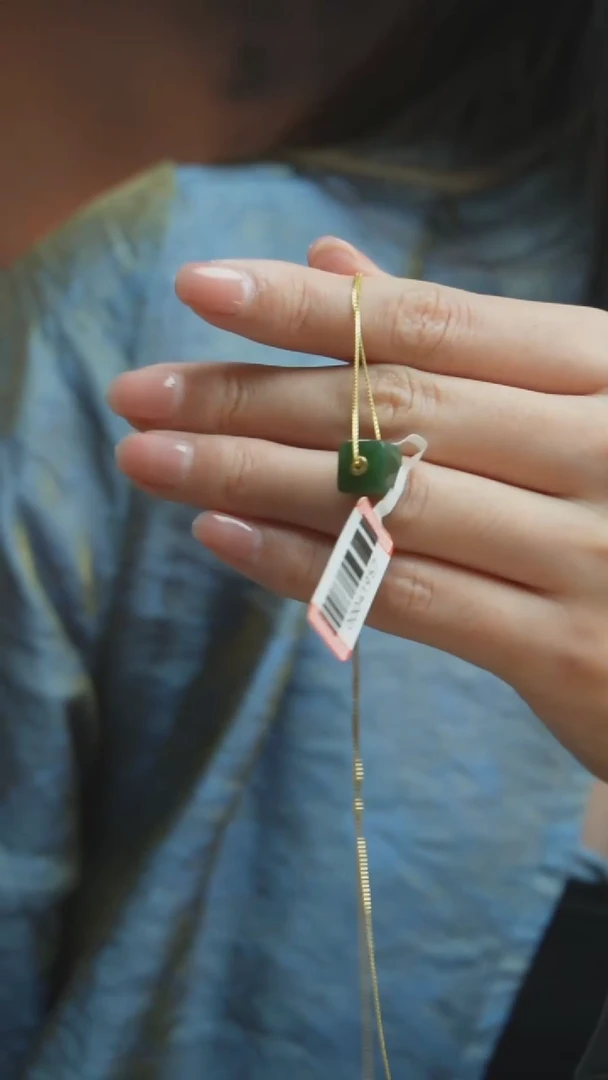 颈饰18K金镶嵌和田玉B23