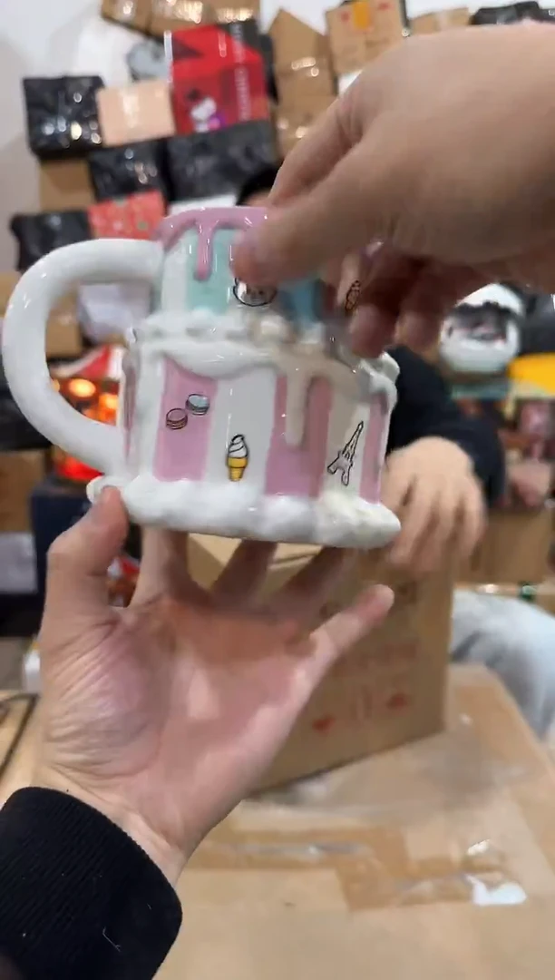 瓷片玛丽猫双层蛋糕水杯