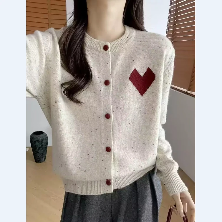 2025春季新款圆领毛衣外穿爱心提花单排扣针织开衫女毛衣宽松外套