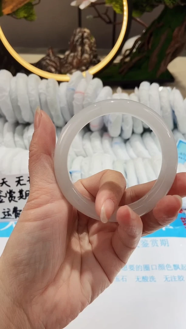 【闪购商品】石英质玉手镯未镶嵌53-58