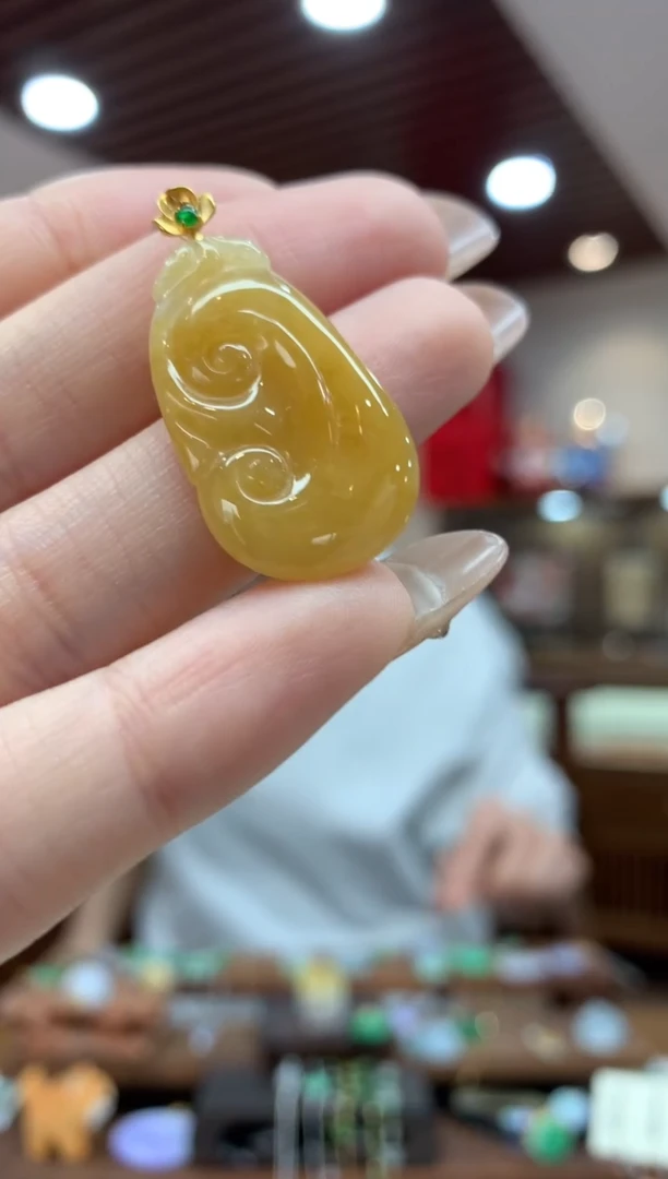 【闪购商品】翡翠吊坠(不含链)18K金镶嵌如意