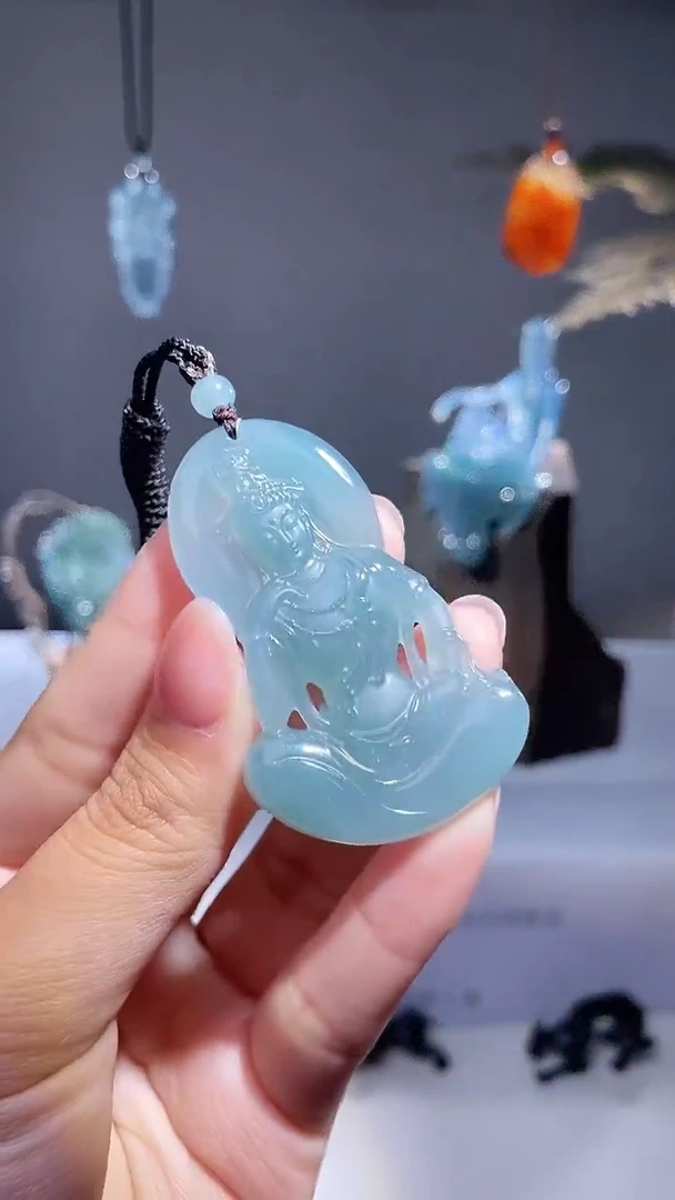 颈饰未镶嵌翡翠观音