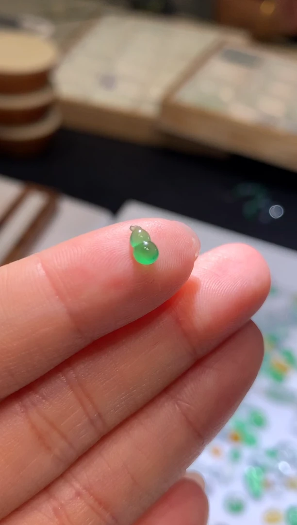未镶嵌定制翡翠葫芦