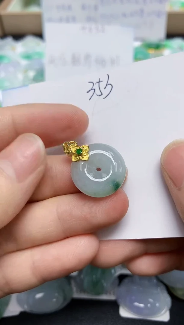 翡翠未镶嵌颈饰天然缅甸翡翠A货