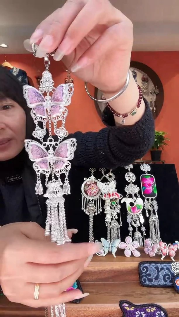 织绣遥****姚织绣手工苗绣刺绣首饰88