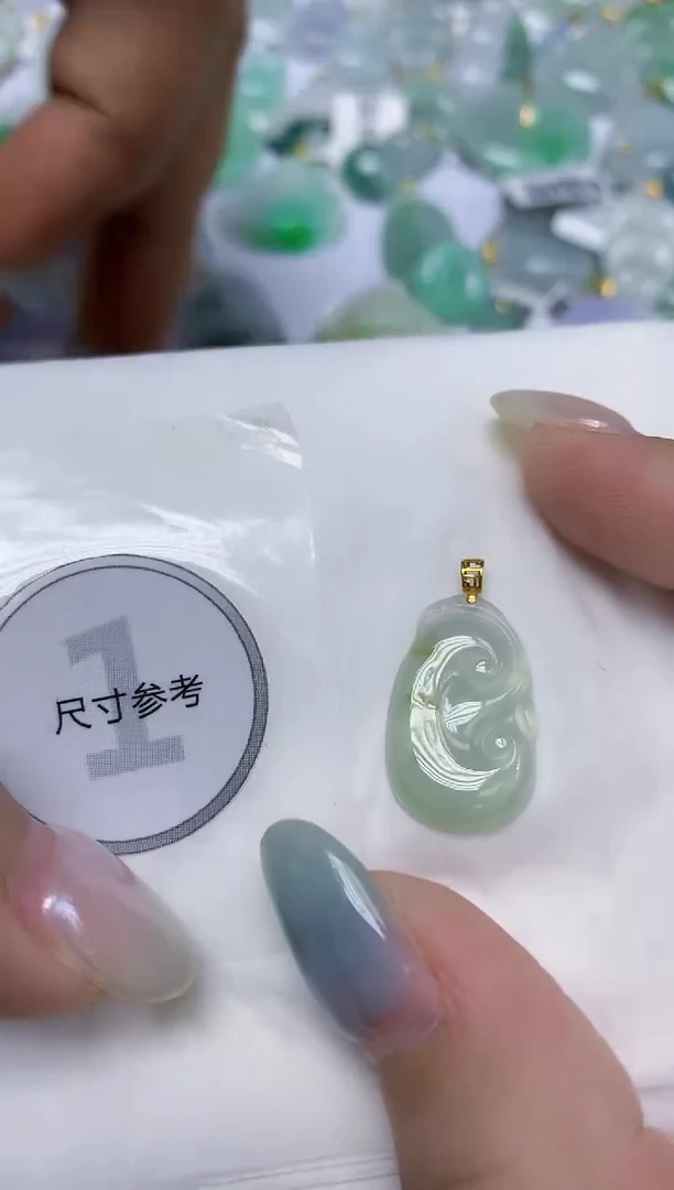 翡翠18K金镶嵌颈饰天然缅甸翡翠A货百元以上9元证书费自理