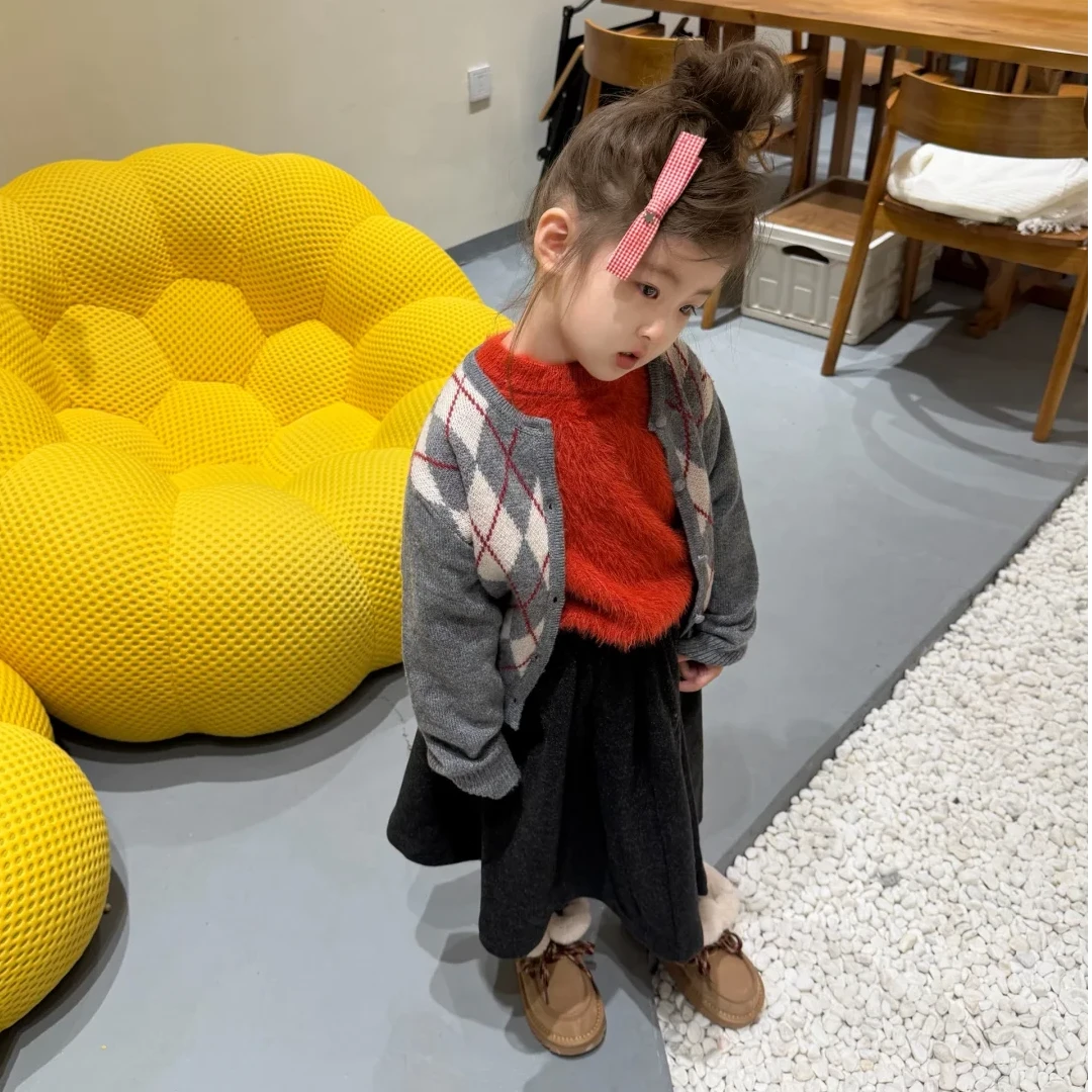 壹妈童装女童秋冬新款灰色针织开衫时髦儿童红色海马毛上衣半身裙