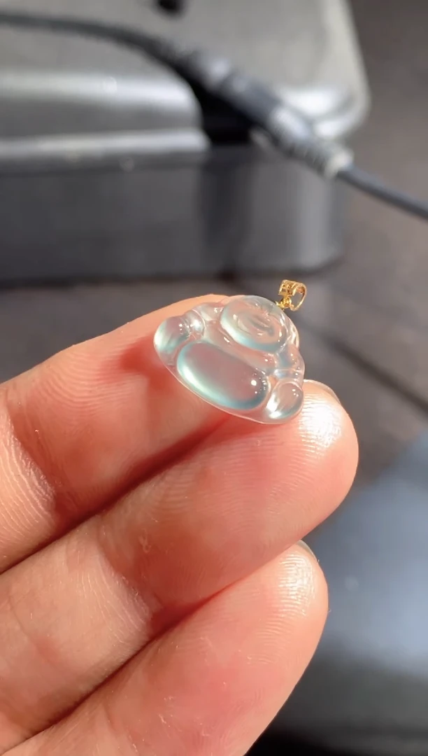 颈饰18K金镶嵌翡翠