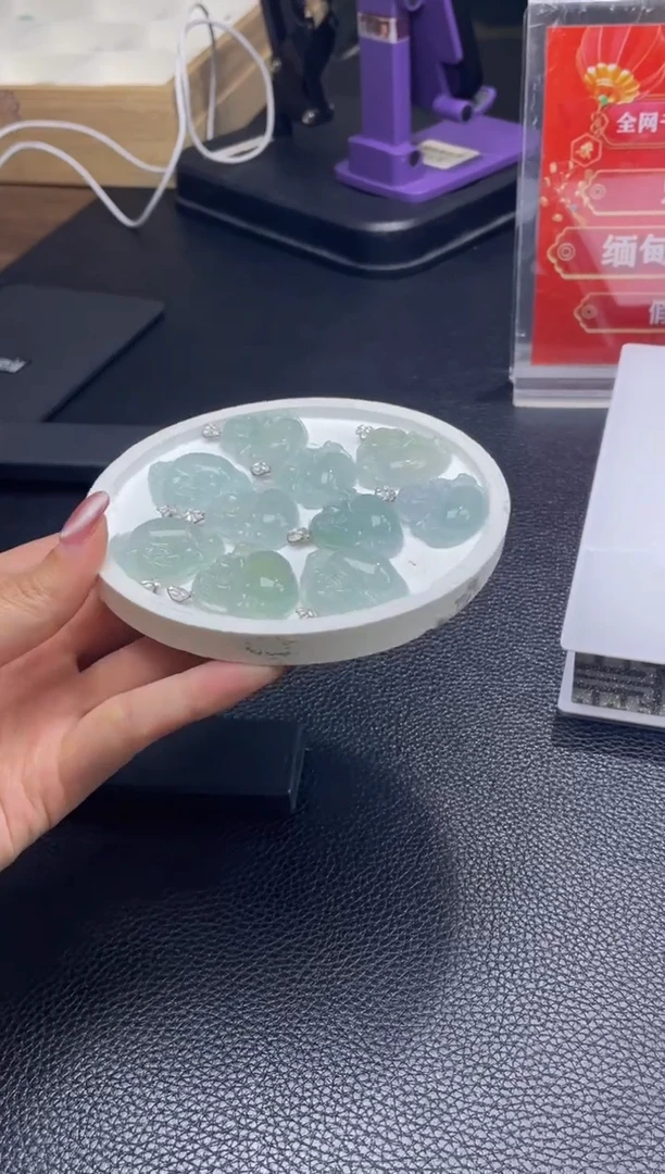 18K金镶嵌定制翡翠DDJ50007/多样性发一件