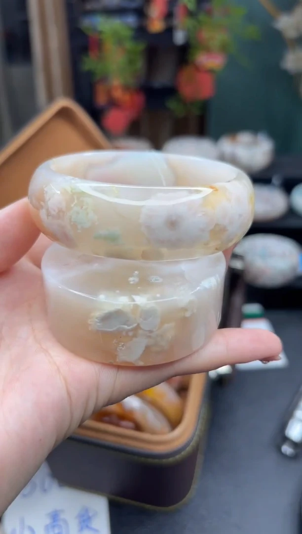 【闪购商品】石英质玉手镯未镶嵌730（61圈赠送镯心）