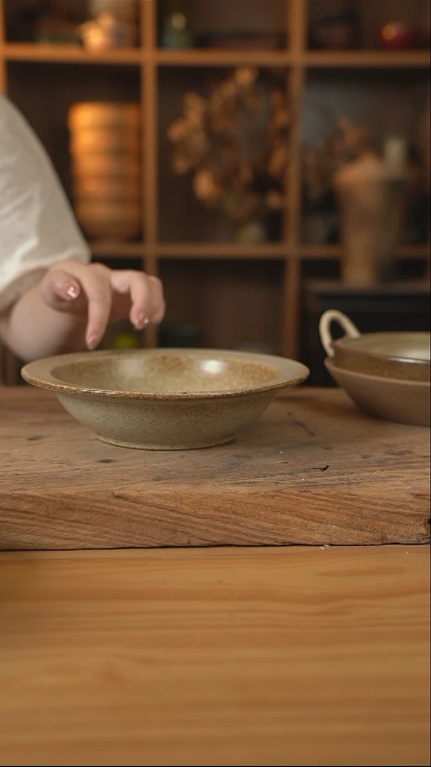 奶奶系列的9英寸宽边盘