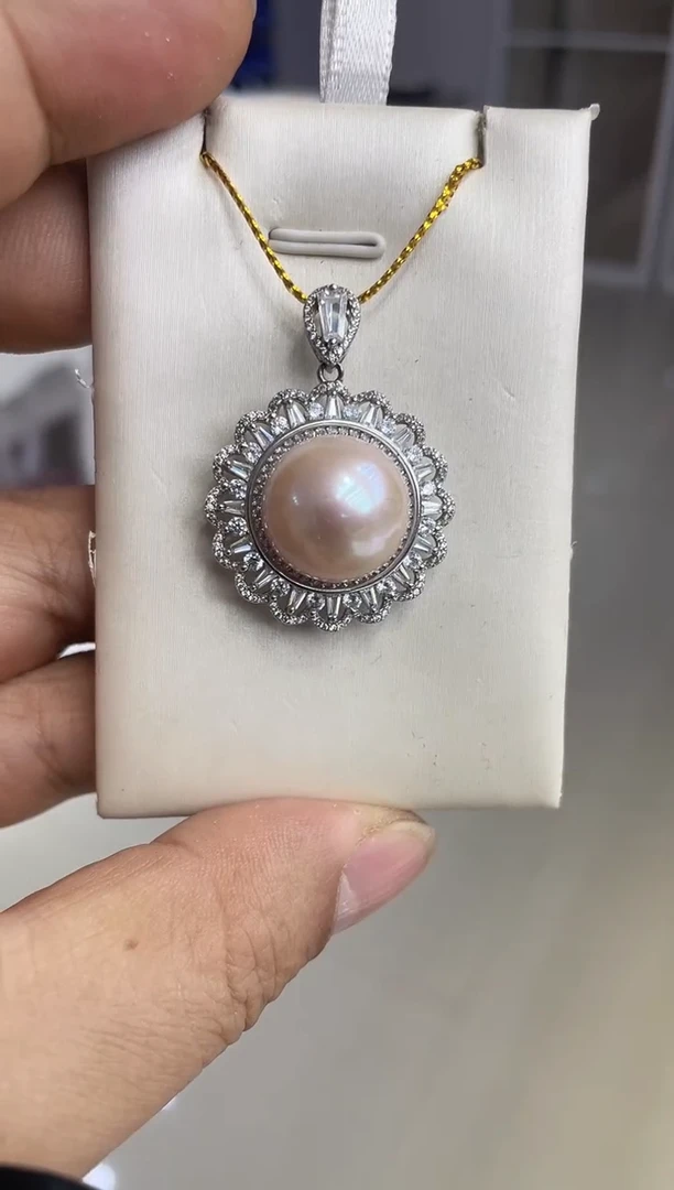 【闪购商品】淡水珍珠颈饰银S925镶嵌15-16曼塔玫瑰吊坠