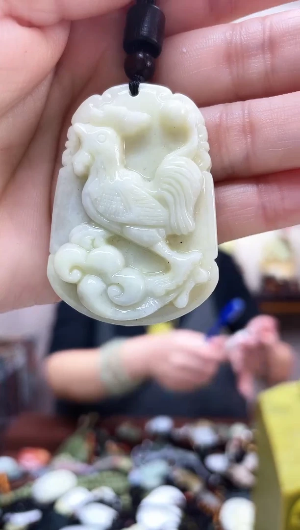未镶嵌岫玉吊坠·