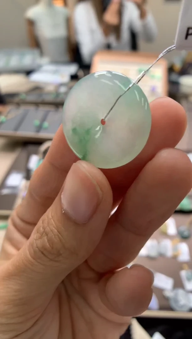 颈饰未镶嵌翡翠平安扣