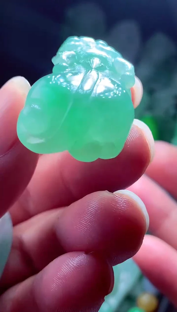 未镶嵌定制翡翠黎**?翡翠毛货定制