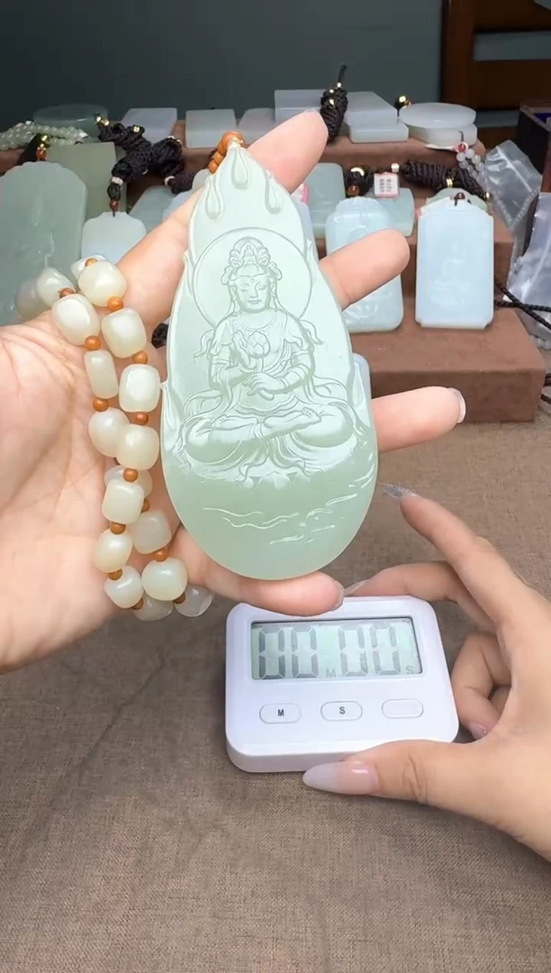 颈饰未镶嵌和田玉1