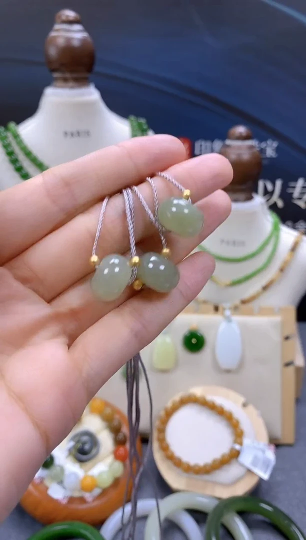 和田玉未镶嵌颈饰多样性发一cg