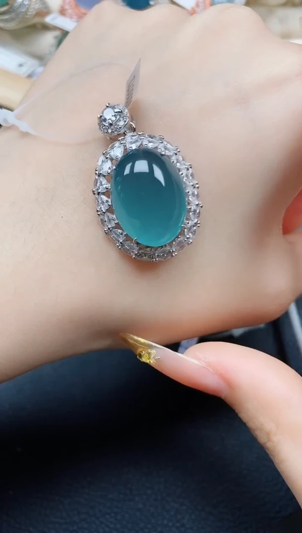 【闪购商品】翡翠吊坠(赠链)银S925镶嵌翡翠