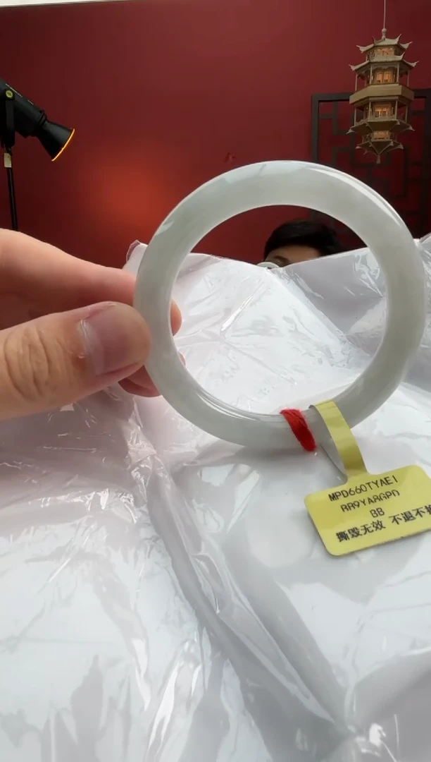 未镶嵌手镯（圆镯）翡翠翡翠手镯22