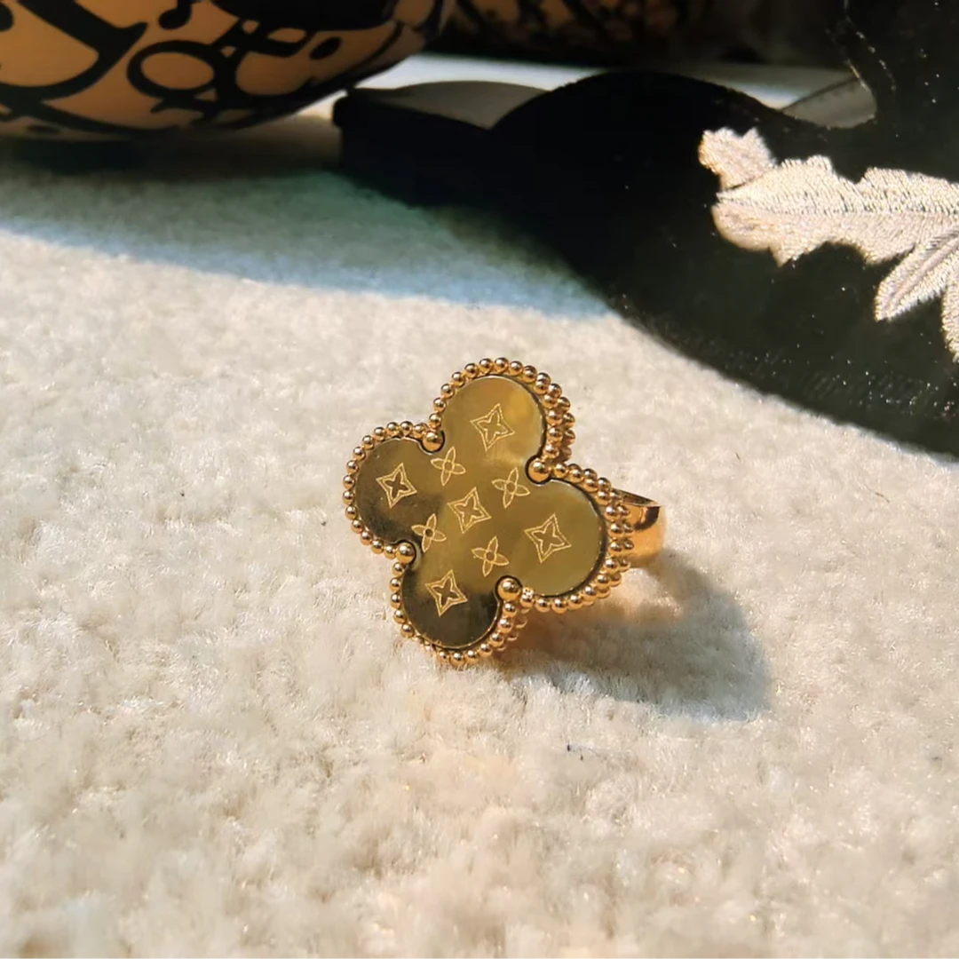 钛钢戒指 大大推荐时尚百搭金色手工指环镶嵌气质戒指四草草戒指