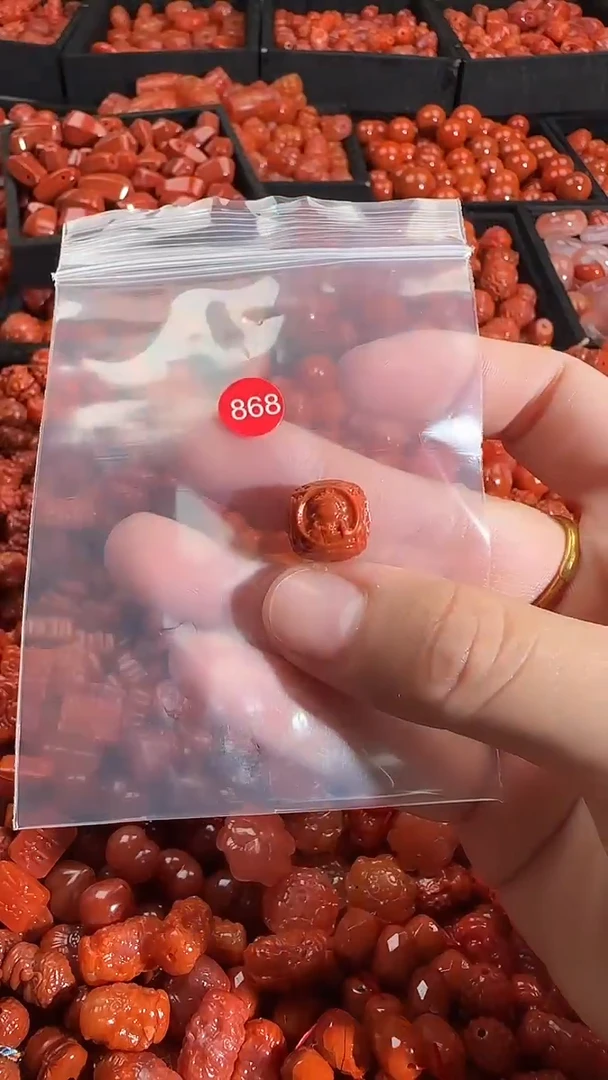 颈饰未镶嵌南红玛瑙1