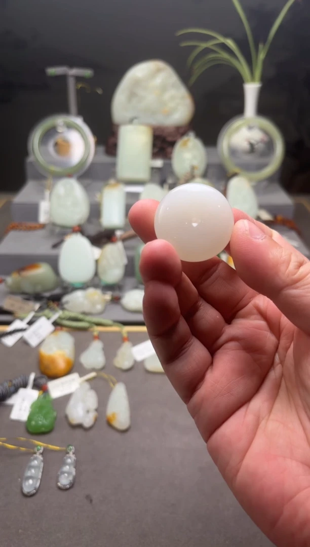 颈饰未镶嵌和田玉平安扣