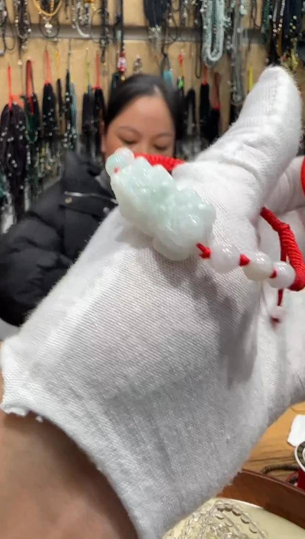 未镶嵌挂件翡翠手串