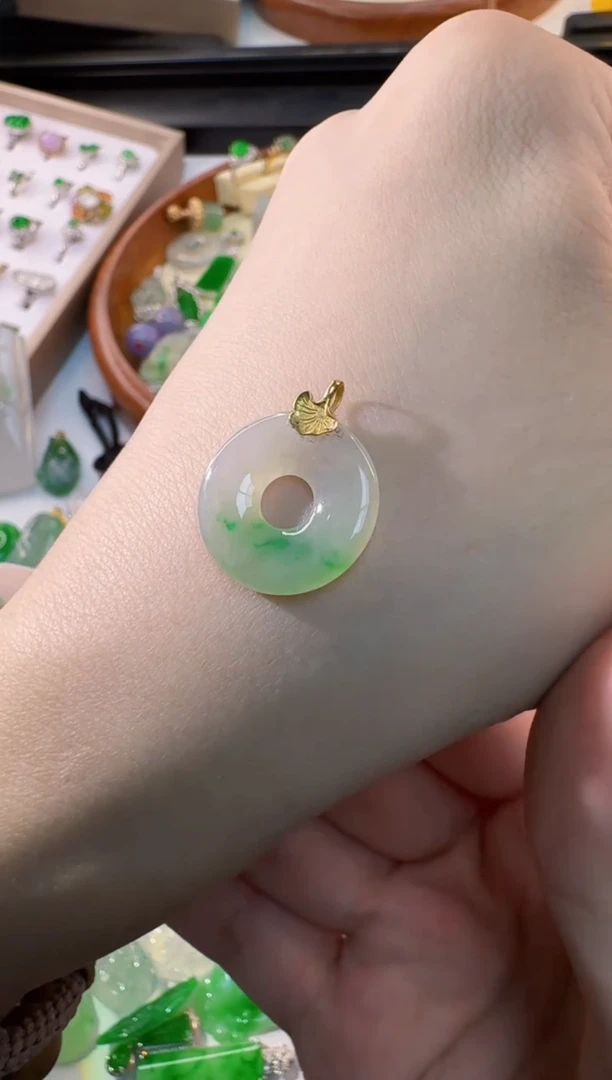 翡翠18K金镶嵌吊坠(不含链)天然缅甸A货翡翠