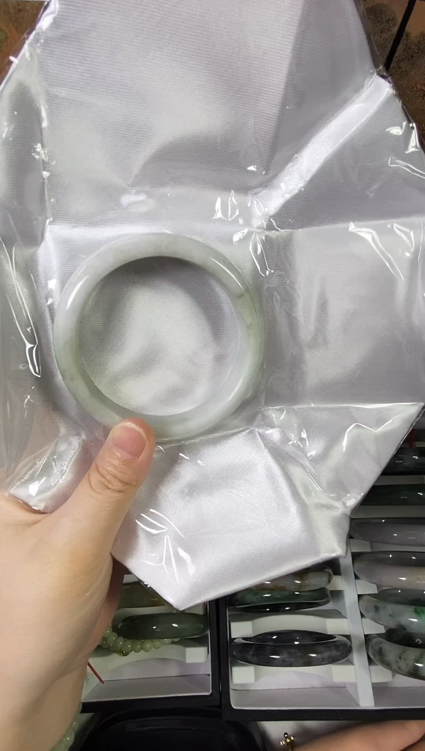 未镶嵌手镯翡翠60.8