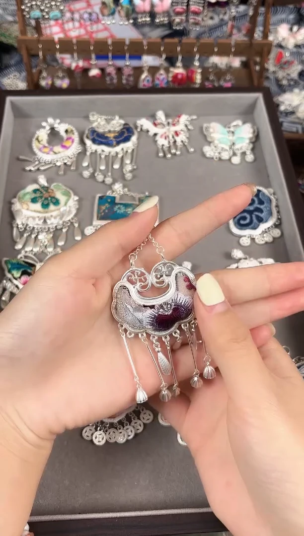 织绣镜*民族风非遗老绣饰品553