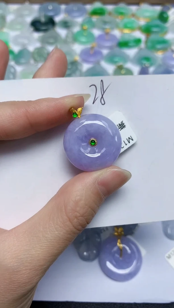 翡翠18K金镶嵌颈饰11111111111