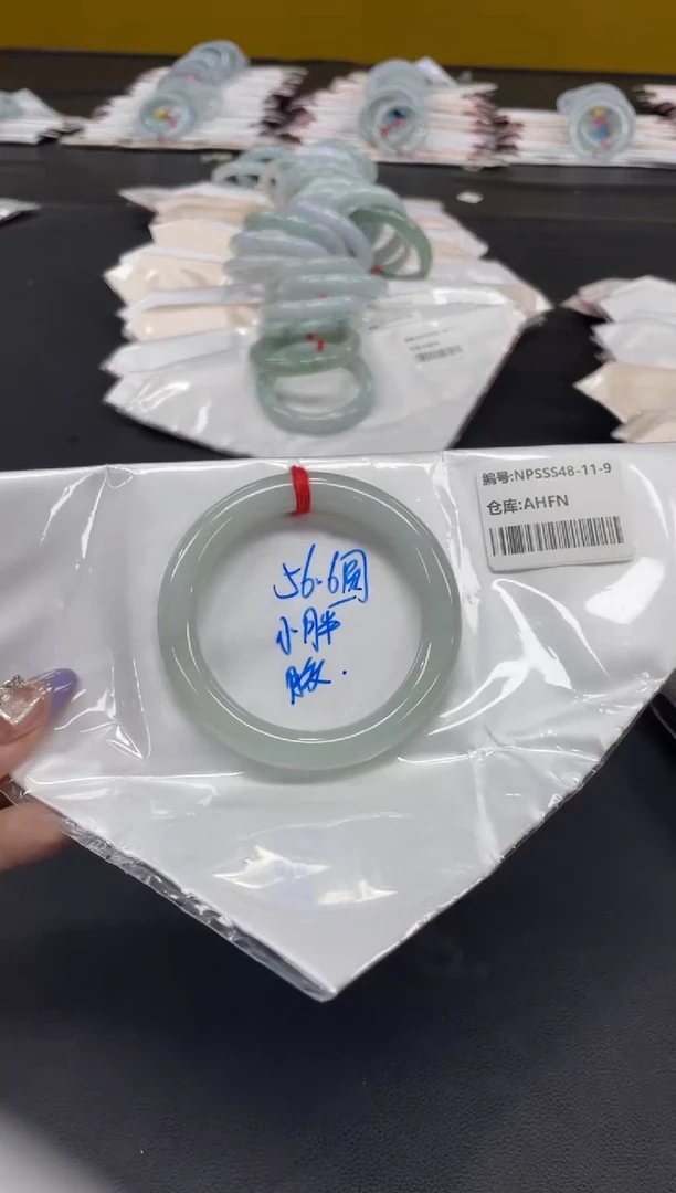 未镶嵌手镯翡翠翡翠手镯