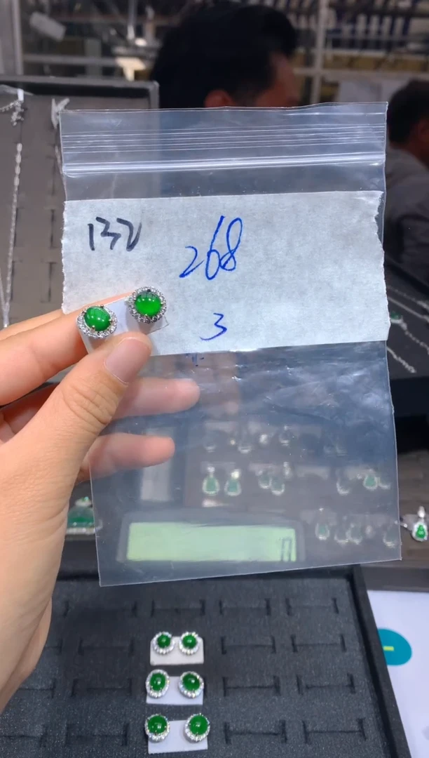 【闪购商品】定制翡翠未镶嵌132耳钉多样性拍一发一毛货定制抛光