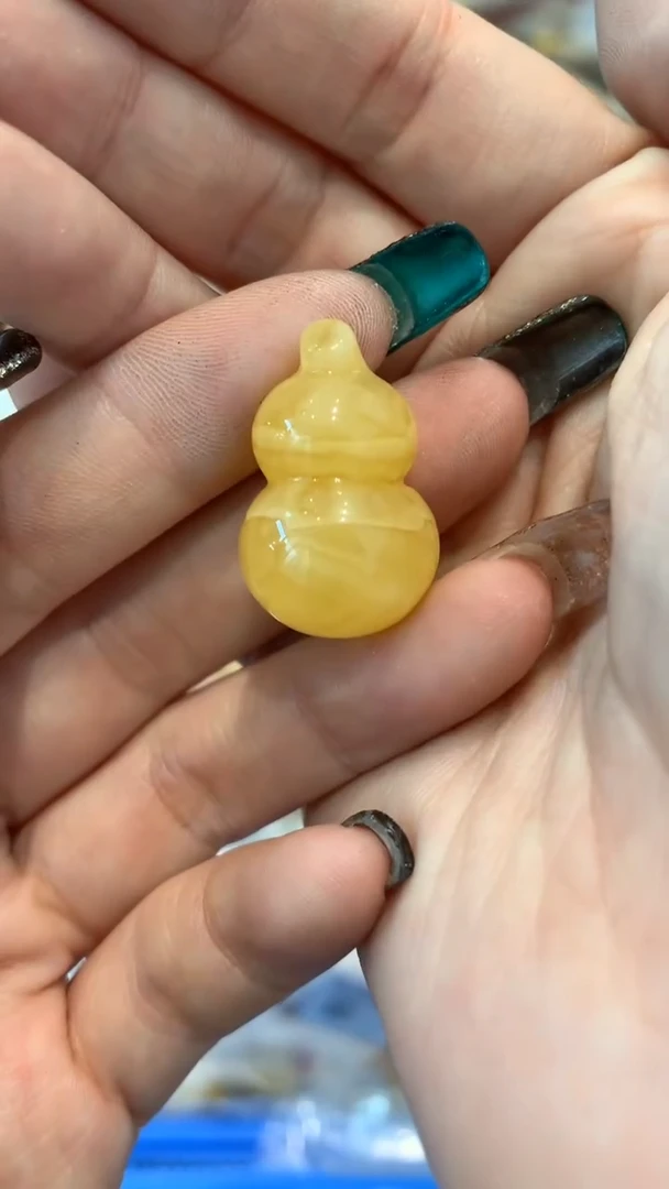 未镶嵌琥珀珠宝奇石1086
