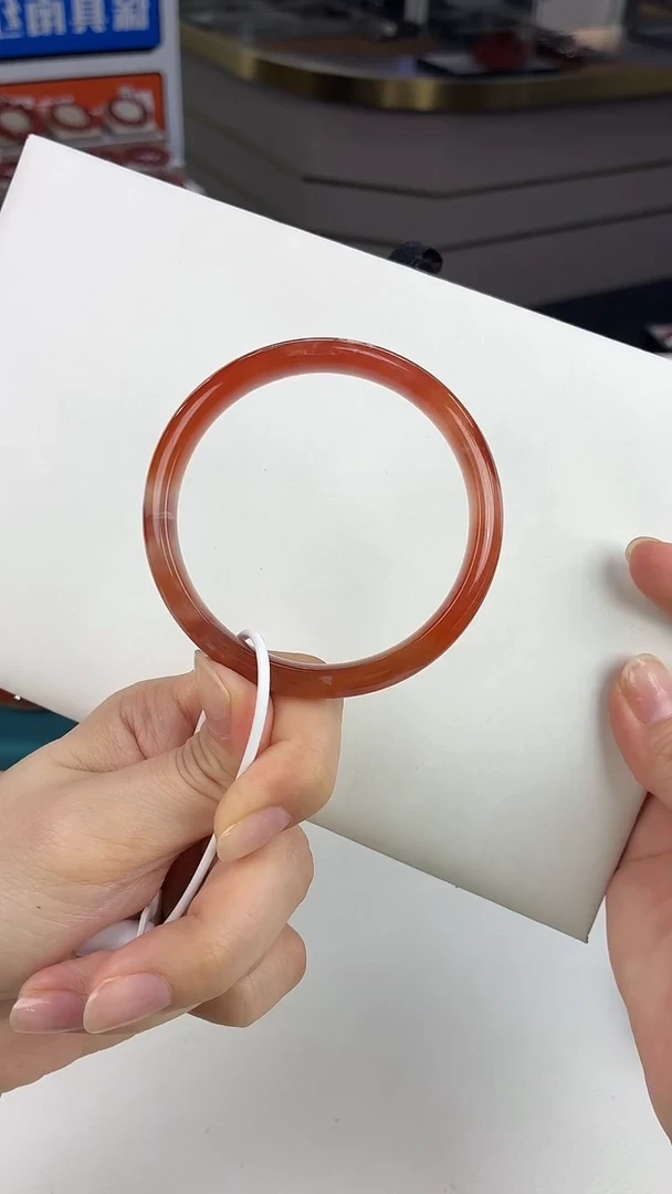 未镶嵌手镯57*南红玛瑙一个/条