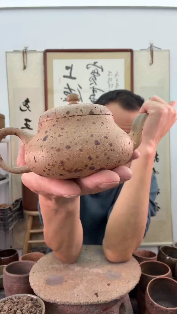 无釉裸烧手工小壶非遗技艺