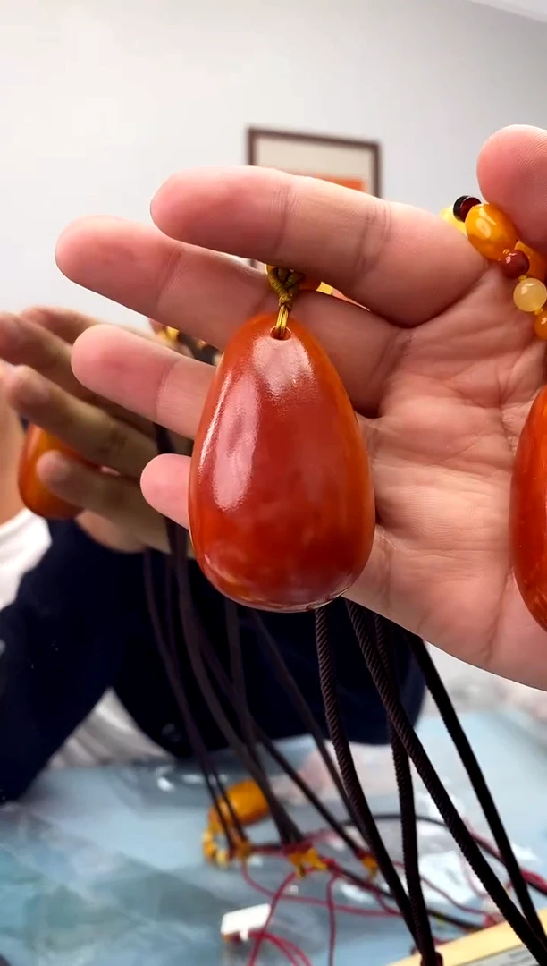 蜜蜡未镶嵌珠宝奇石假一罚十，发一件027
