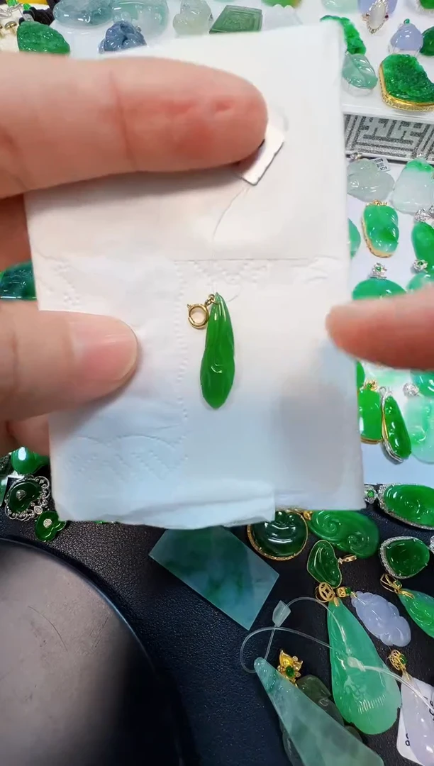 翡翠18K金镶嵌吊坠(不含链)298