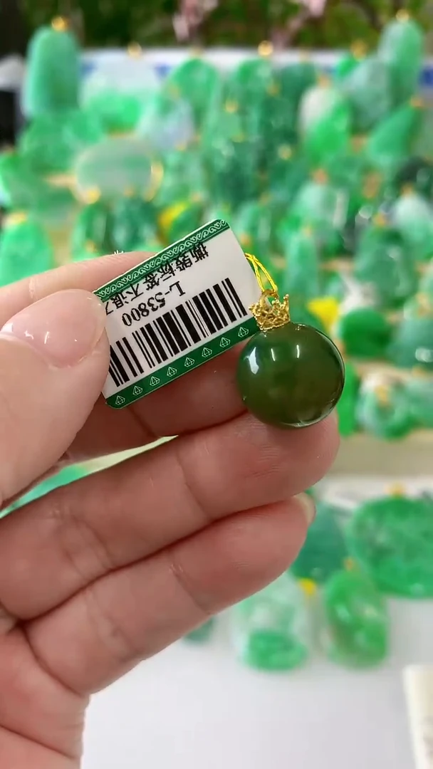 【闪购商品】翡翠吊坠(不含链)18K金镶嵌挂件