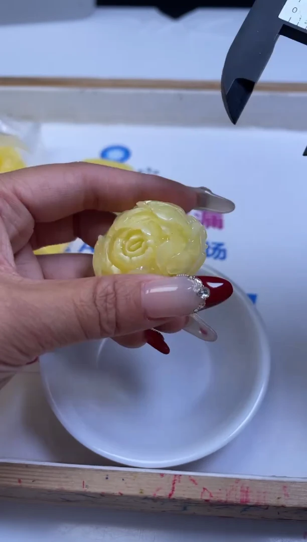 裸石蜜蜡未镶嵌D893 蜜蜡（吊坠）牡丹花30*38*17mm1个12元