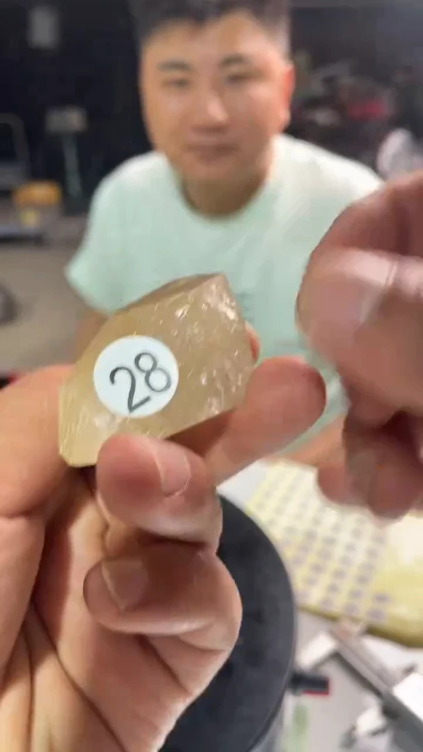 未镶嵌水晶大型摆件（非配饰）028  发晶随形50g（138）